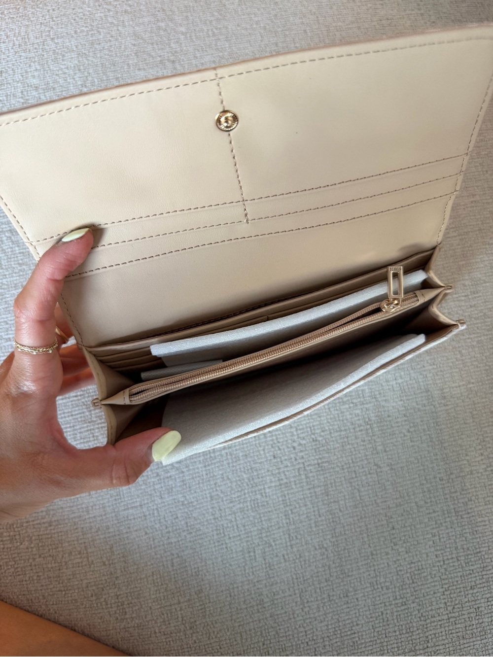GUESS beige Signature Logo Wallet with Gold Plaque - Picture 4 of 5